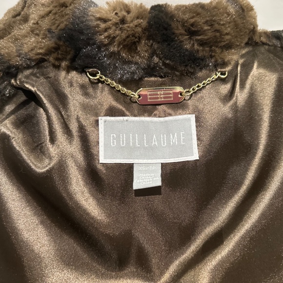 Guillaume Oversized  Faux Fur Vest - Picture 3 of 3